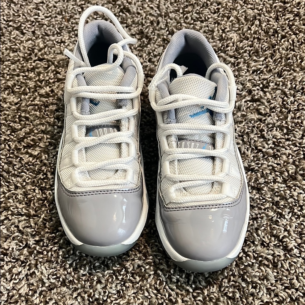 Jordan Gray Sneakers Classic Design